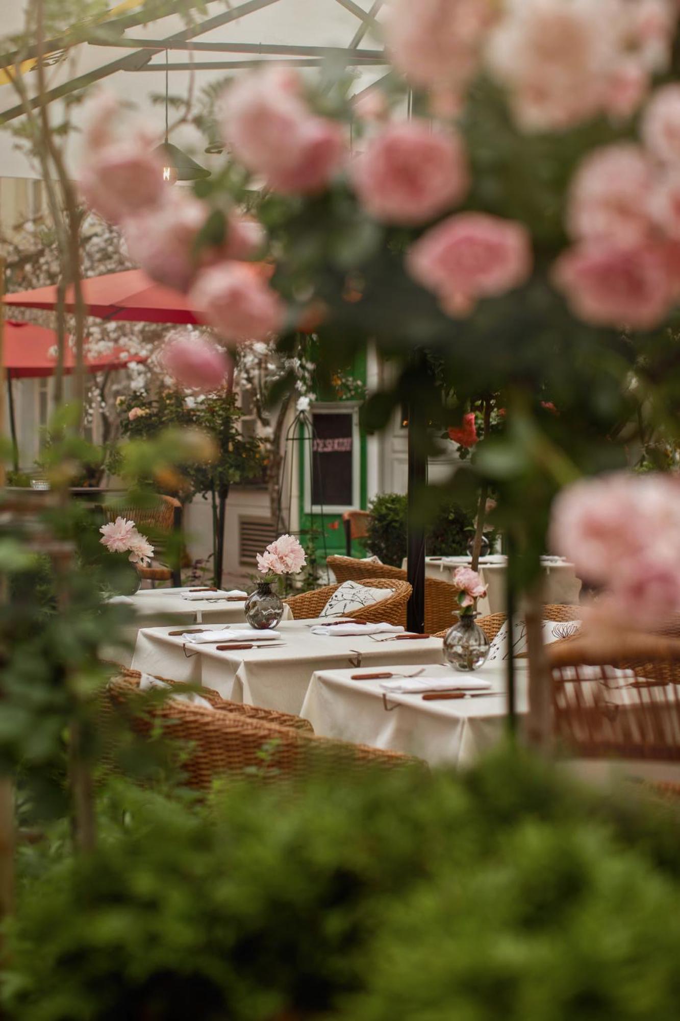 Stikliai Hotel - Relais & Chateaux VNO Exterior foto The restaurant's garden