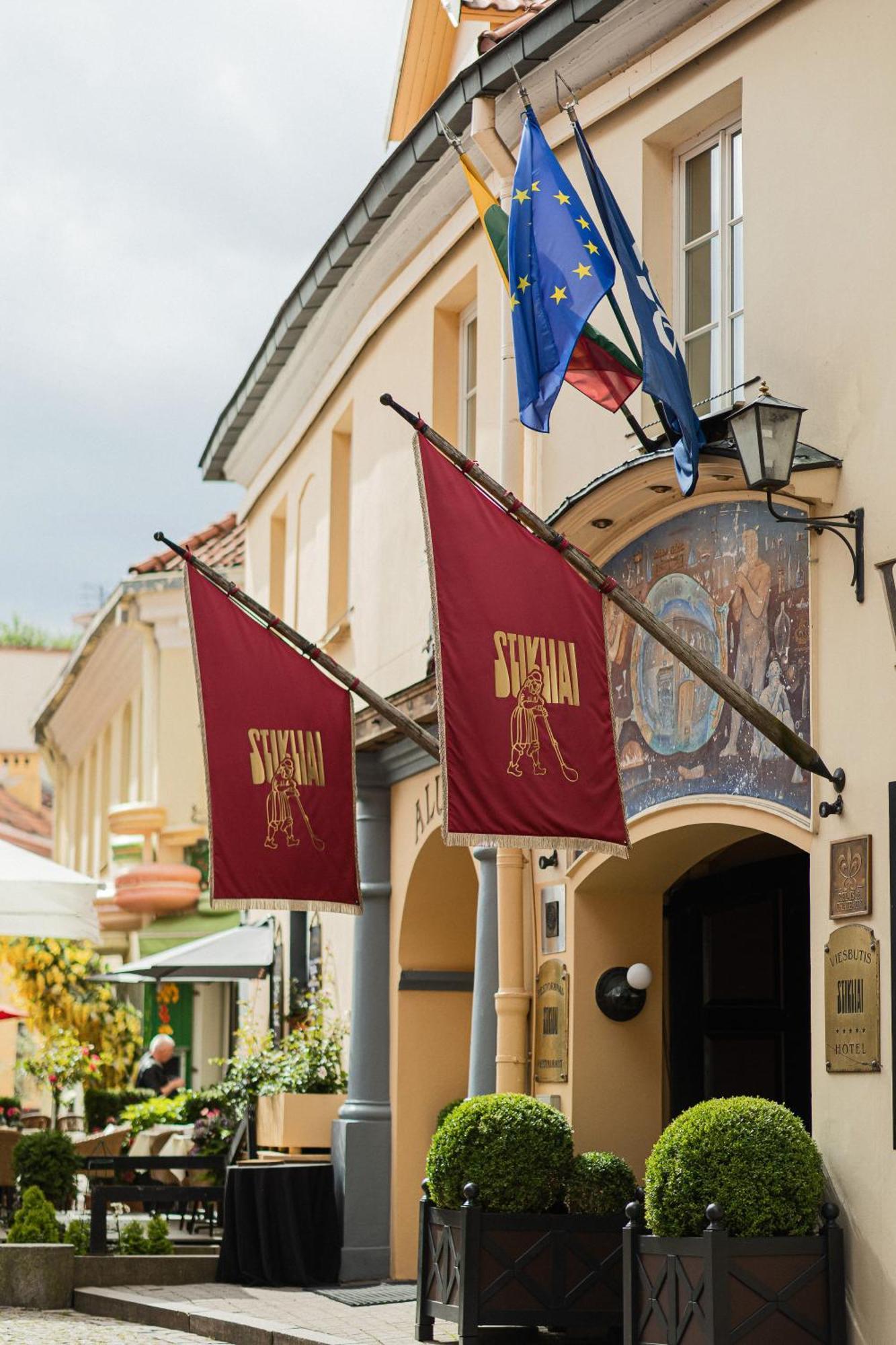 Stikliai Hotel - Relais & Chateaux VNO Exterior foto The flag of the Order of St. Florian