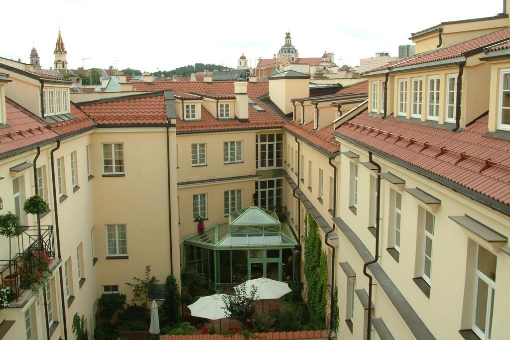 Stikliai Hotel - Relais & Chateaux VNO Exterior foto The courtyard of the hotel
