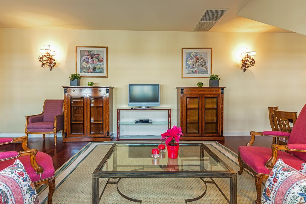 Stikliai Hotel - Relais & Chateaux VNO Exterior foto A living room at the hotel