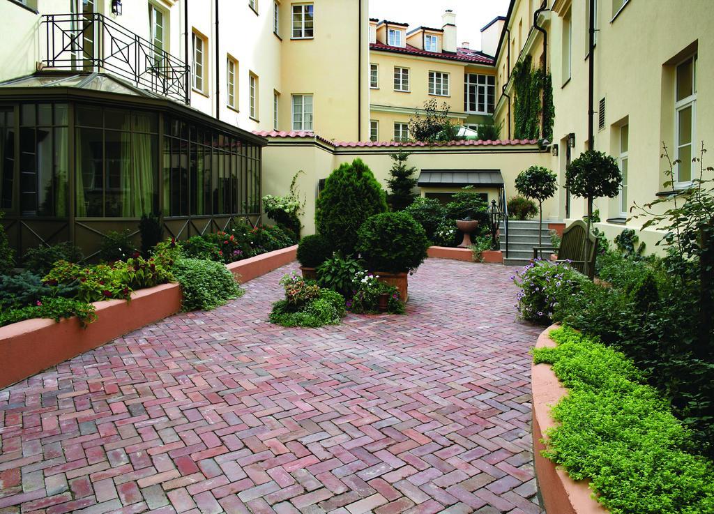 Stikliai Hotel - Relais & Chateaux VNO Exterior foto The courtyard of the hotel